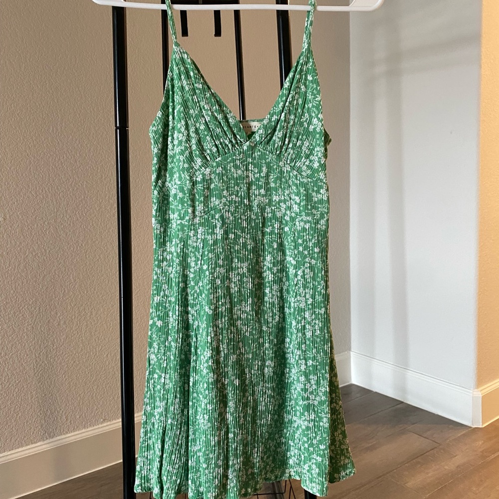 GREEN LA HEARTS DRESS WITH WHITE FLOWERS